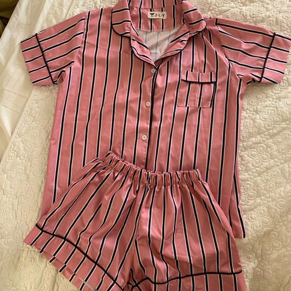YesStyle Pajamas, Small, Cute Satin button up top with shorts Set.